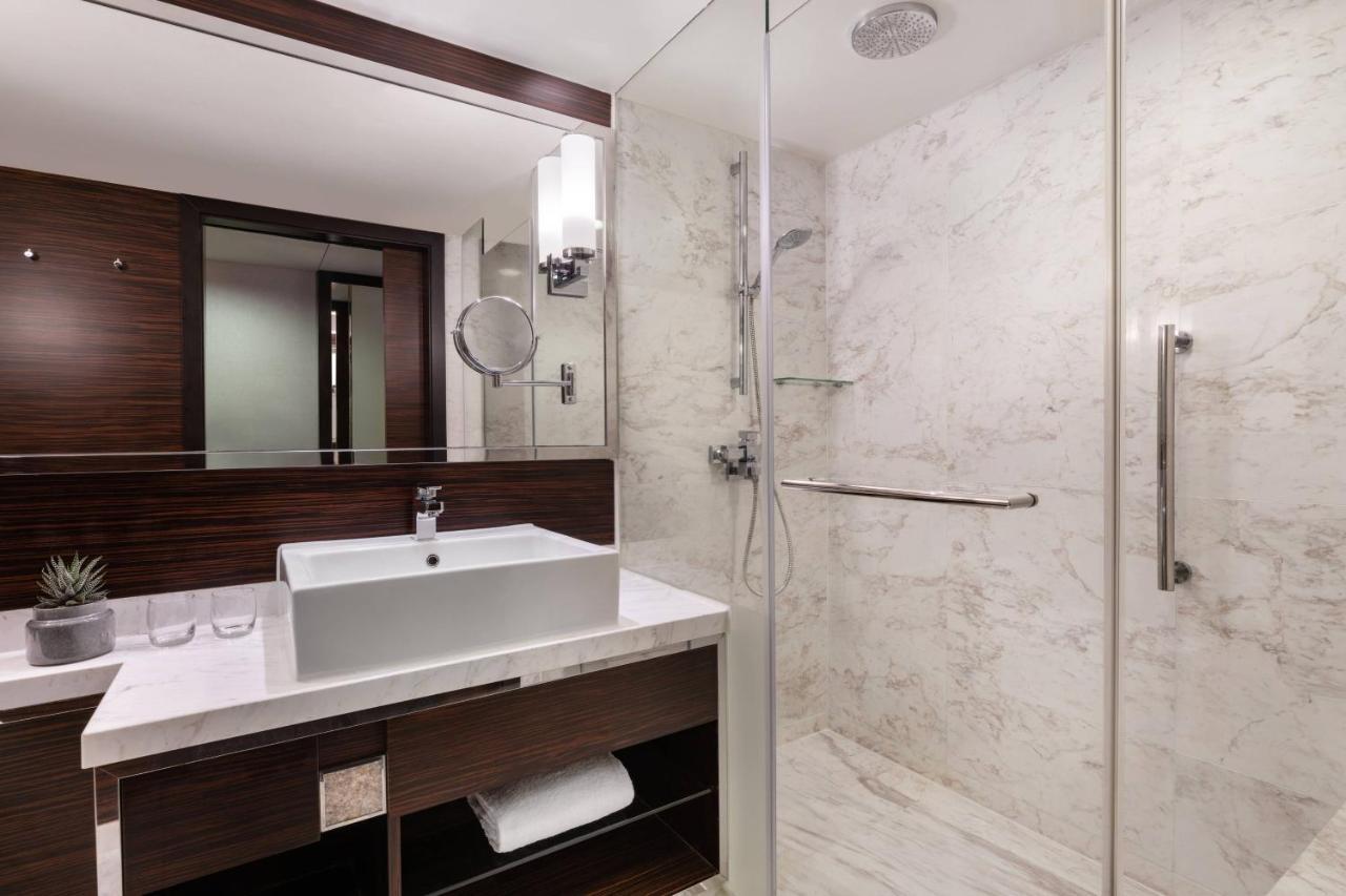Hong Kong Skycity Marriott Hotel Eksteriør billede Bathroom