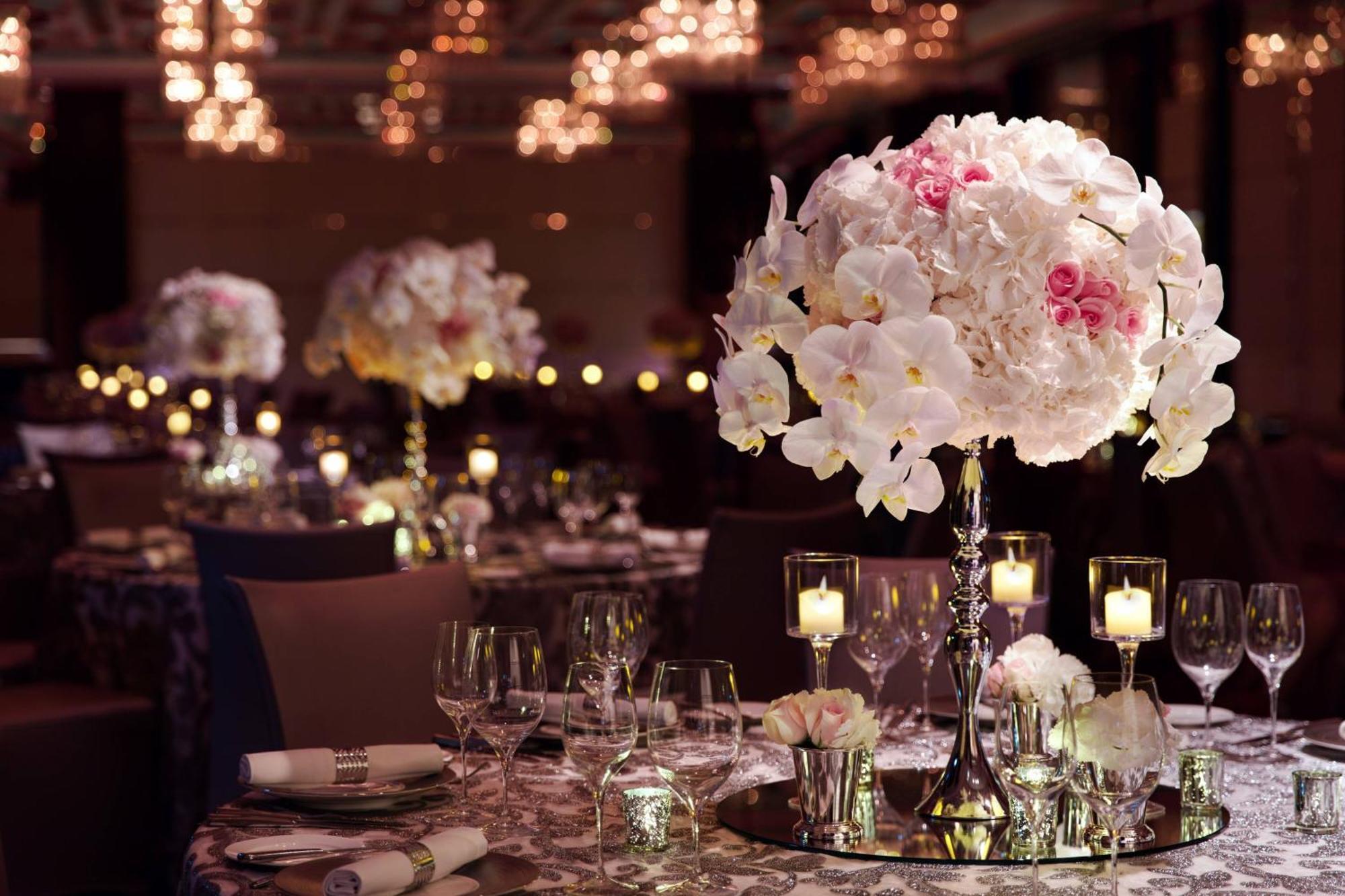 Hong Kong Skycity Marriott Hotel Eksteriør billede The ballroom at The Ritz-Carlton, Dubai