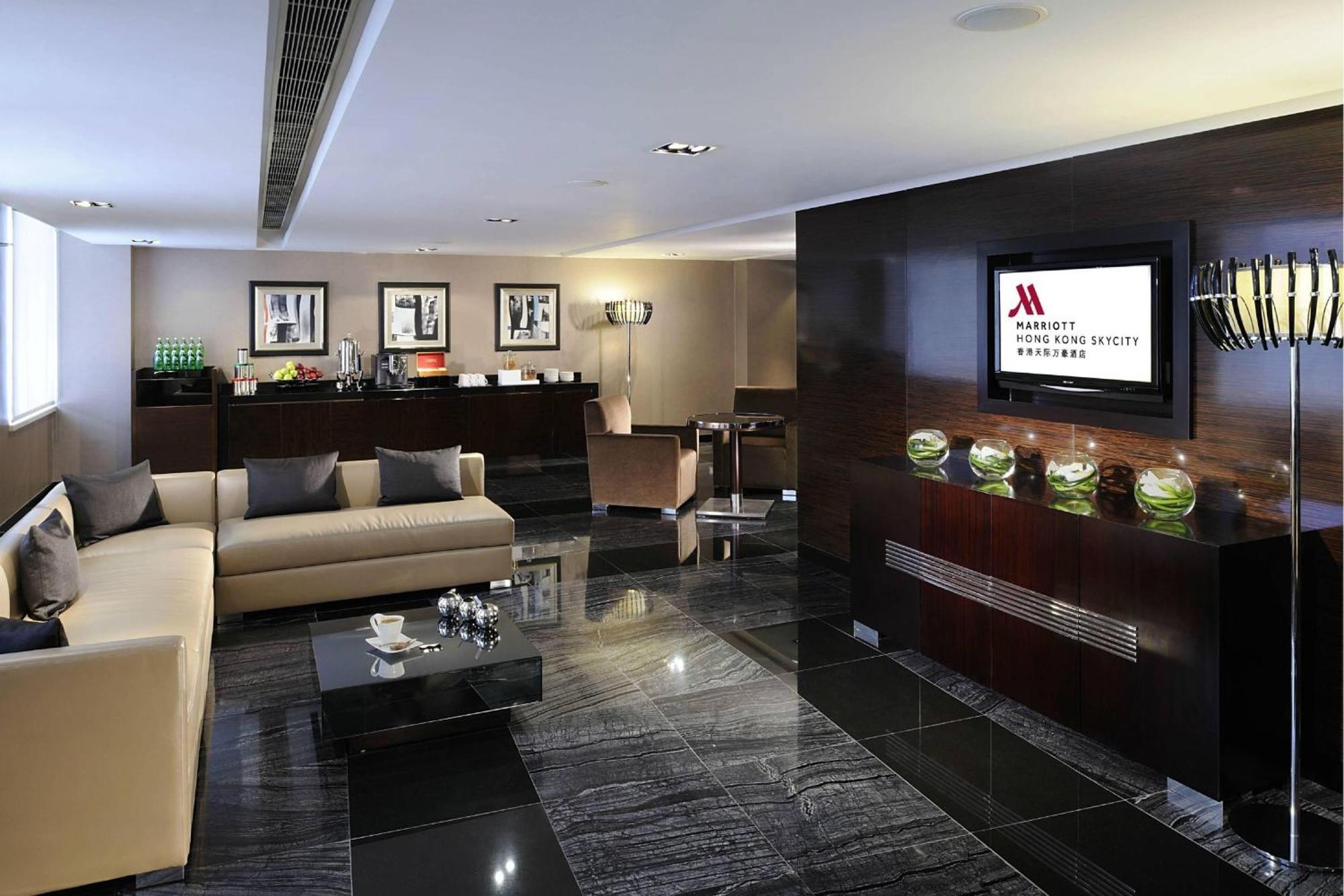 Hong Kong Skycity Marriott Hotel Eksteriør billede The M Club lounge at Mumbai International Airport