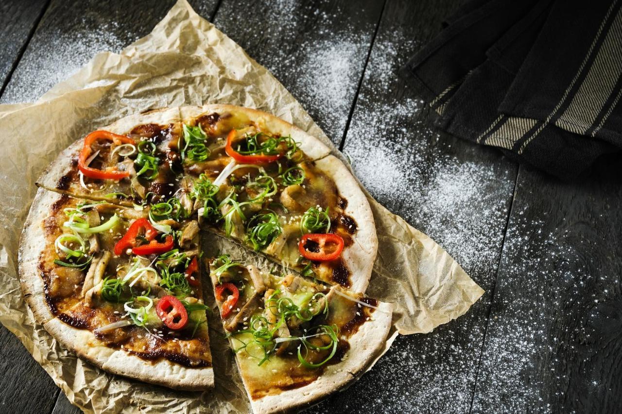 Hong Kong Skycity Marriott Hotel Eksteriør billede Pizza with artichokes
